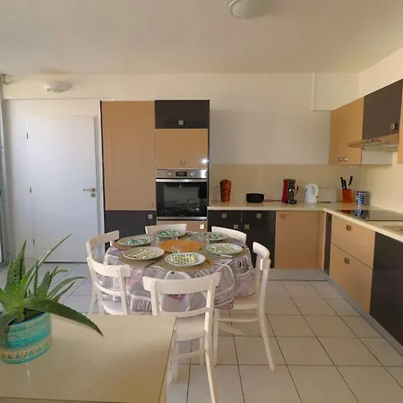 Apartment T3 Ideal Centre-ville Proche Mer, Animaux Bienvenus - Fr-1-307-284 *